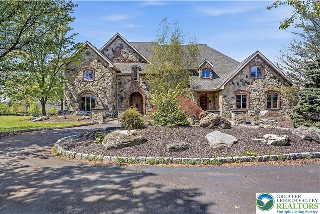 216 Merwinsburg Road, Chestnuthill Twp, PA 18330