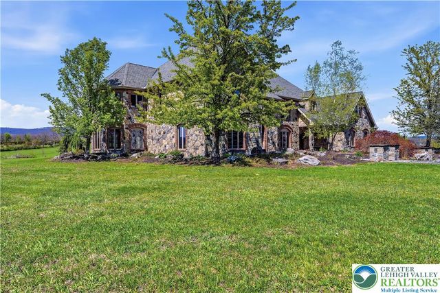 216 Merwinsburg Road, Chestnuthill Twp, PA 18330