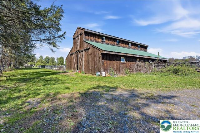 216 Merwinsburg Road, Chestnuthill Twp, PA 18330