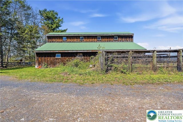 216 Merwinsburg Road, Chestnuthill Twp, PA 18330