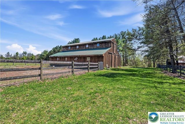 216 Merwinsburg Road, Chestnuthill Twp, PA 18330