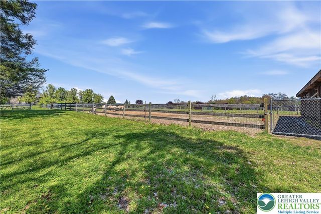 216 Merwinsburg Road, Chestnuthill Twp, PA 18330