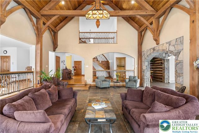 216 Merwinsburg Road, Chestnuthill Twp, PA 18330