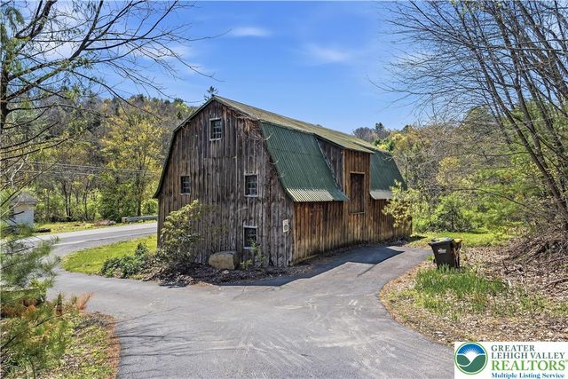 216 Merwinsburg Road, Chestnuthill Twp, PA 18330