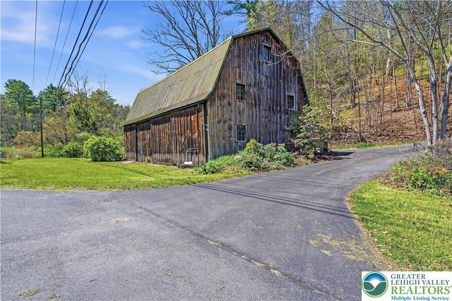 216 Merwinsburg Road, Chestnuthill Twp, PA 18330