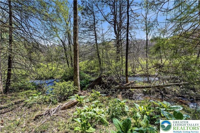 216 Merwinsburg Road, Chestnuthill Twp, PA 18330
