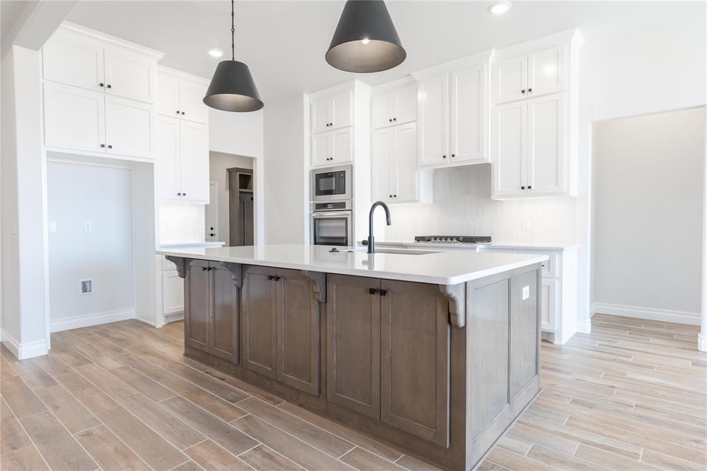 3025 Arbor Hill Drive, Edmond, OK 73034