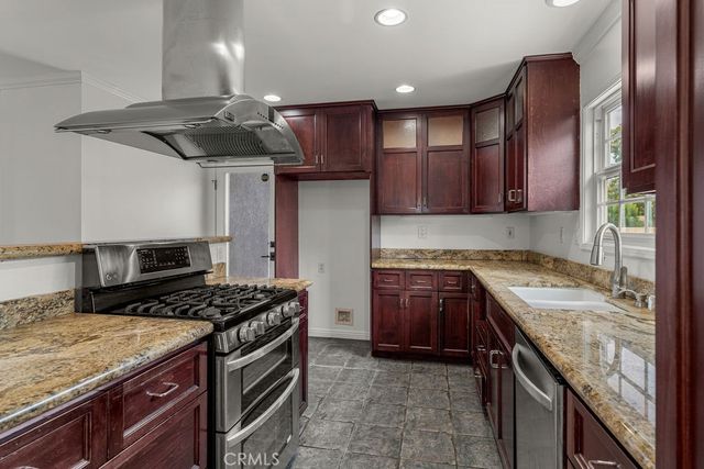5451 E Daggett, Long Beach, CA 90815