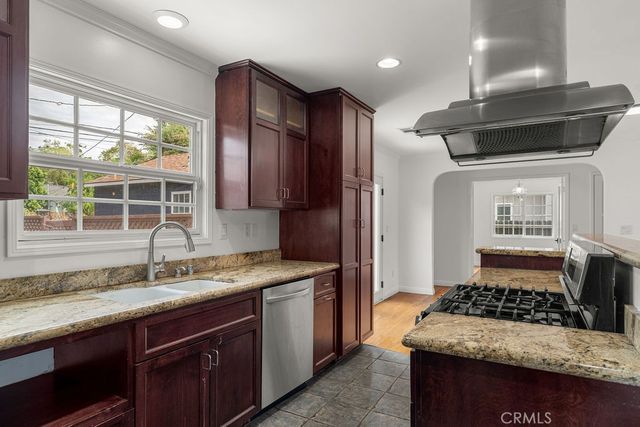 5451 E Daggett, Long Beach, CA 90815