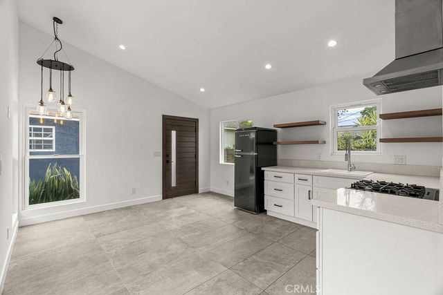 5451 E Daggett, Long Beach, CA 90815
