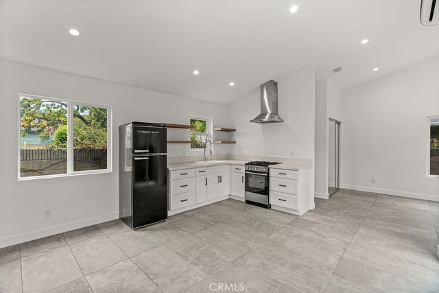 5451 E Daggett, Long Beach, CA 90815