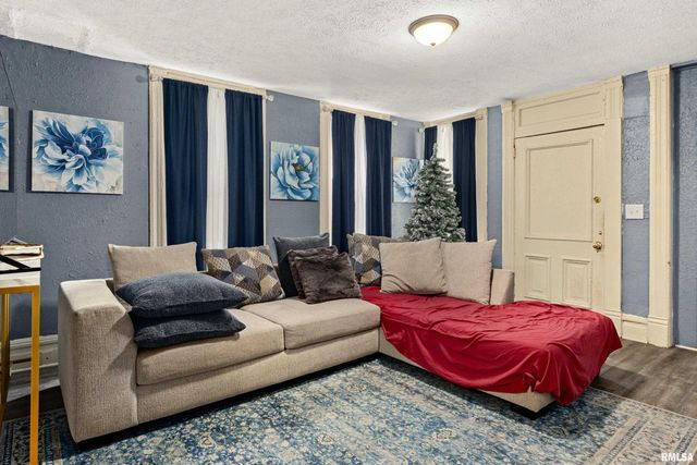 1003 NE MONROE Street, Peoria, IL 61603