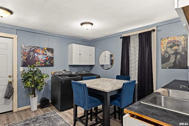 1003 NE MONROE Street, Peoria, IL 61603