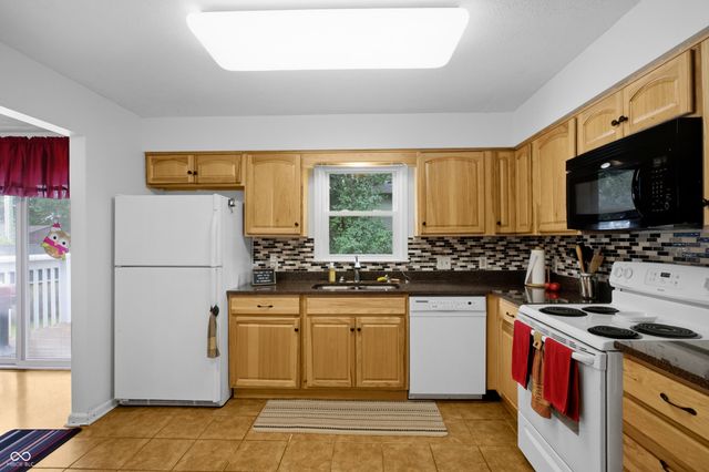 2361 W Brookdale Drive, Columbus, IN 47201