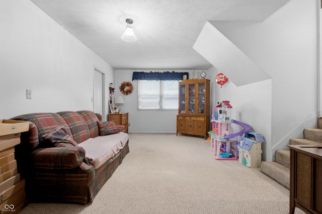 2361 W Brookdale Drive, Columbus, IN 47201