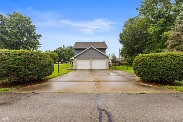 2361 W Brookdale Drive, Columbus, IN 47201