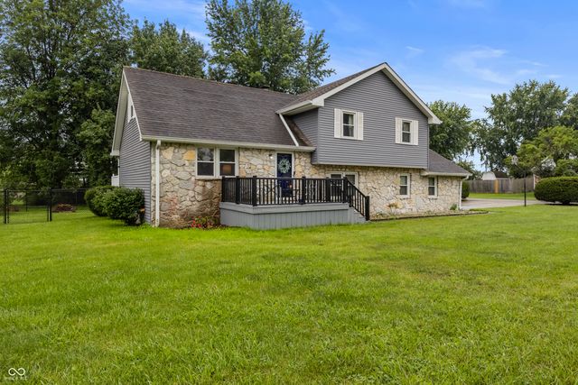 2361 W Brookdale Drive, Columbus, IN 47201