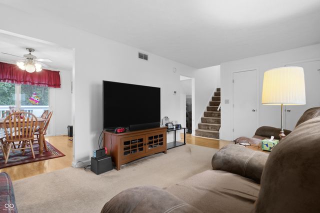 2361 W Brookdale Drive, Columbus, IN 47201