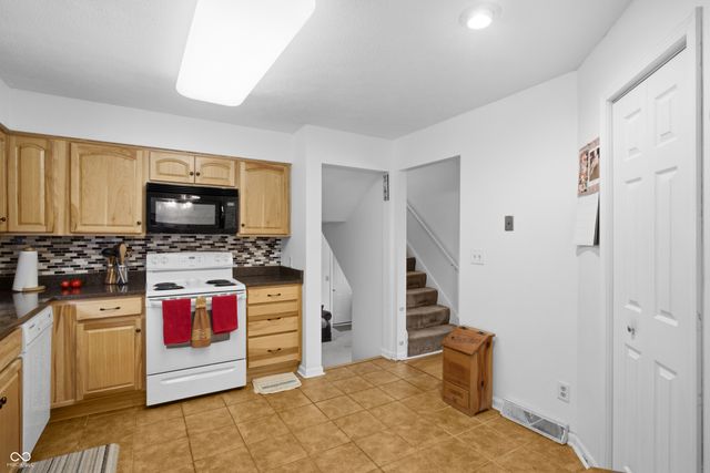 2361 W Brookdale Drive, Columbus, IN 47201