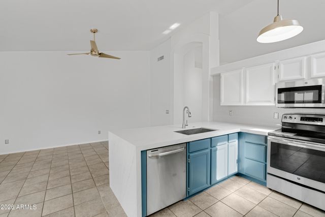 1921 E AIRE LIBRE Avenue, Phoenix, AZ 85022