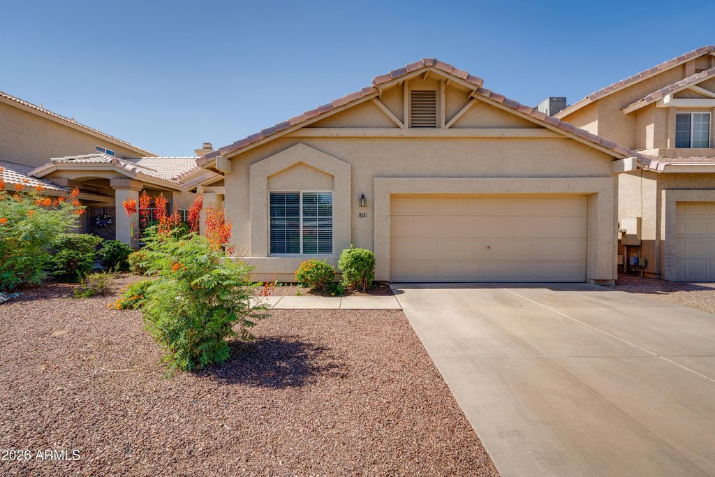 1921 E AIRE LIBRE Avenue, Phoenix, AZ 85022
