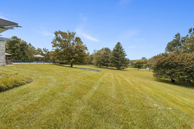 318 S Farm Road 193, Springfield, MO 65809