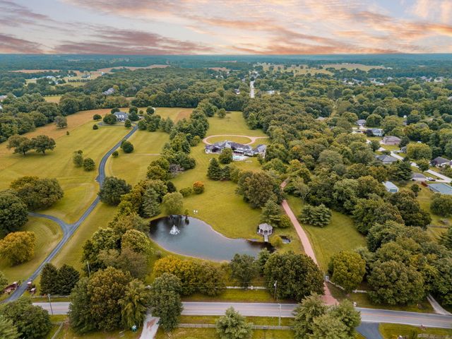 318 S Farm Road 193, Springfield, MO 65809