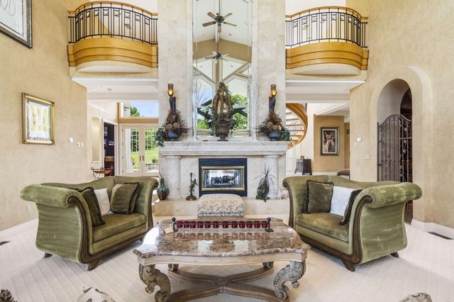 318 S Farm Road 193, Springfield, MO 65809