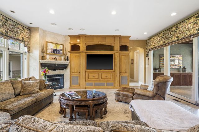 318 S Farm Road 193, Springfield, MO 65809