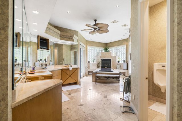 318 S Farm Road 193, Springfield, MO 65809