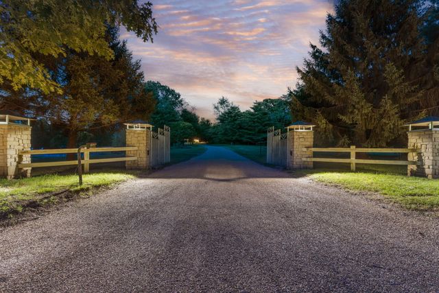 318 S Farm Road 193, Springfield, MO 65809