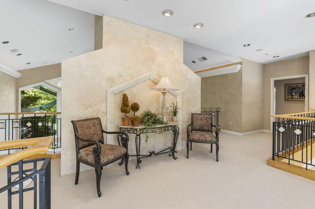 318 S Farm Road 193, Springfield, MO 65809