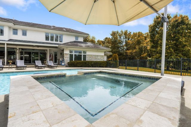 318 S Farm Road 193, Springfield, MO 65809