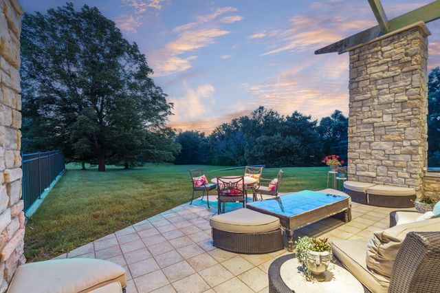 318 S Farm Road 193, Springfield, MO 65809