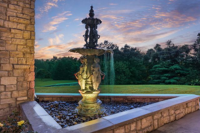 318 S Farm Road 193, Springfield, MO 65809