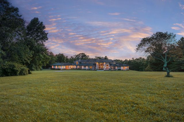 318 S Farm Road 193, Springfield, MO 65809