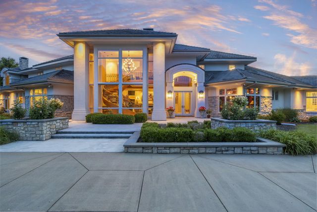 318 S Farm Road 193, Springfield, MO 65809