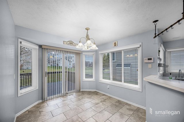 5721 E Grove Drive, Kentwood, MI 49512