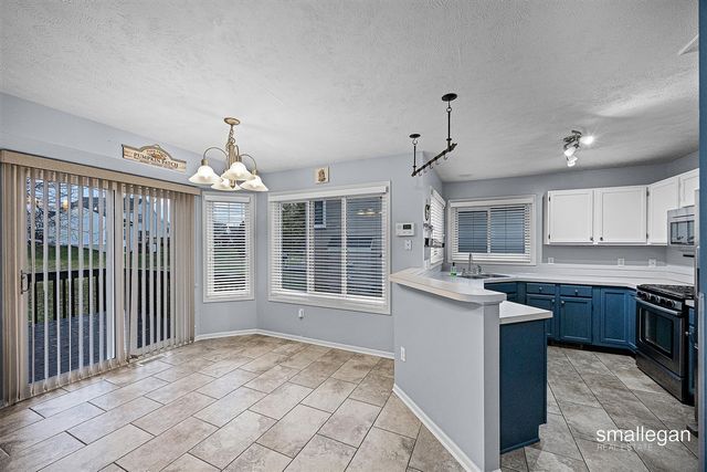 5721 E Grove Drive, Kentwood, MI 49512