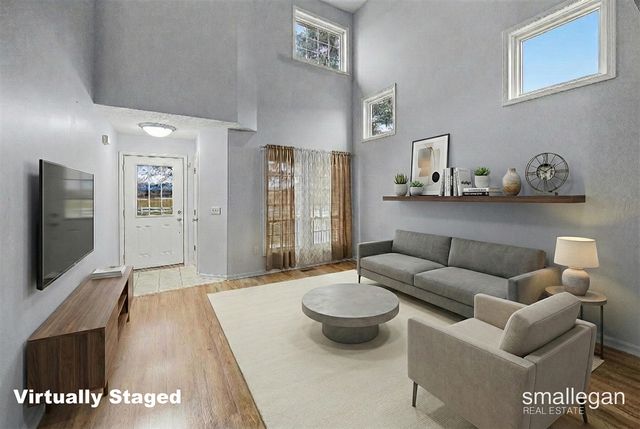 5721 E Grove Drive, Kentwood, MI 49512