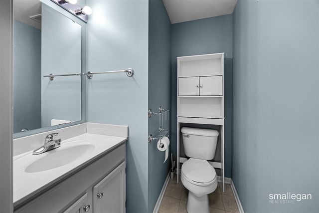 5721 E Grove Drive, Kentwood, MI 49512