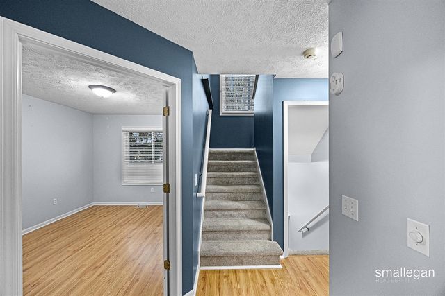 5721 E Grove Drive, Kentwood, MI 49512