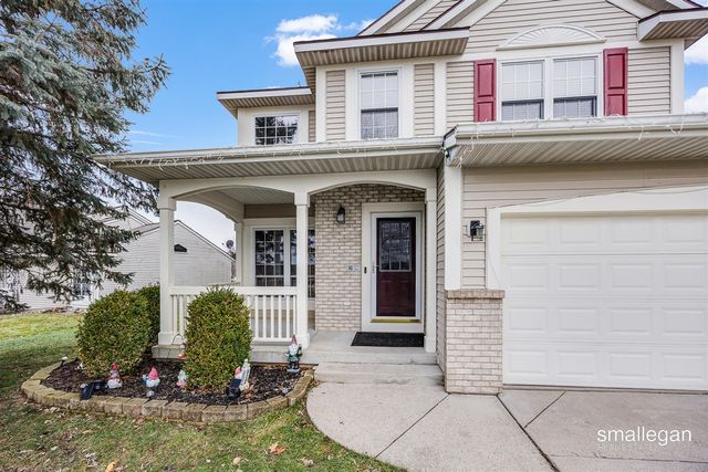 5721 E Grove Drive, Kentwood, MI 49512