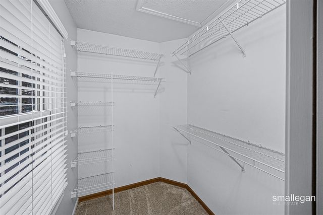 5721 E Grove Drive, Kentwood, MI 49512