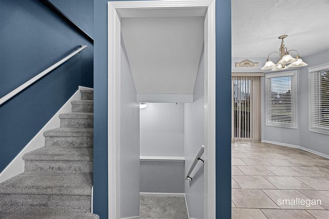 5721 E Grove Drive, Kentwood, MI 49512