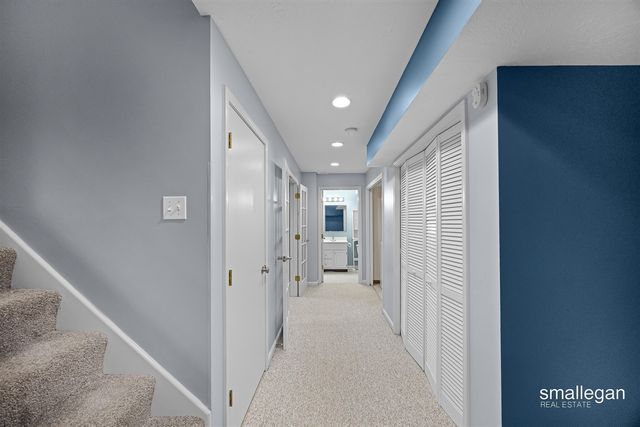 5721 E Grove Drive, Kentwood, MI 49512