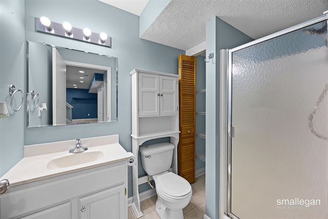 5721 E Grove Drive, Kentwood, MI 49512