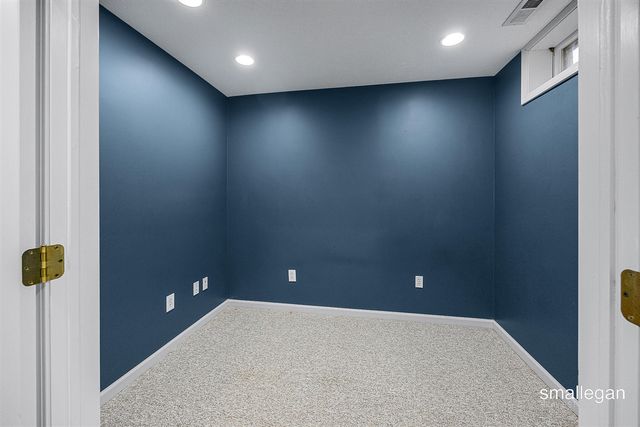 5721 E Grove Drive, Kentwood, MI 49512