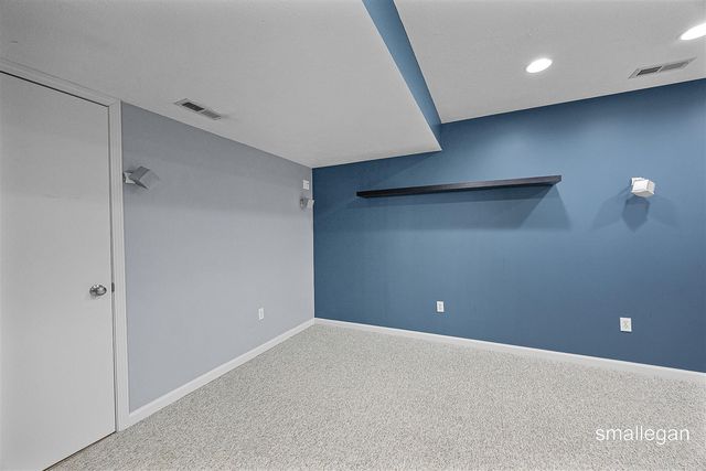 5721 E Grove Drive, Kentwood, MI 49512