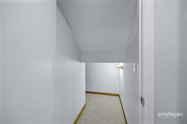 5721 E Grove Drive, Kentwood, MI 49512